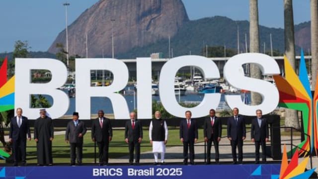 PM Modi with fellow BRICS leaders at the Summit in Rio de Janeiro, Brazil. (X)