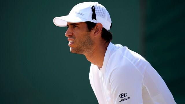 Nuno Borges wearing a black ribbon. (AP Photo)