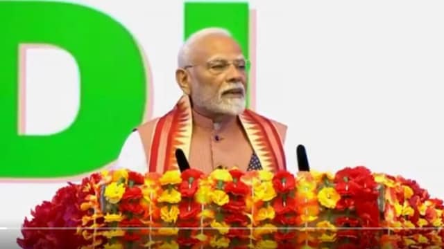  X/narendramodi)