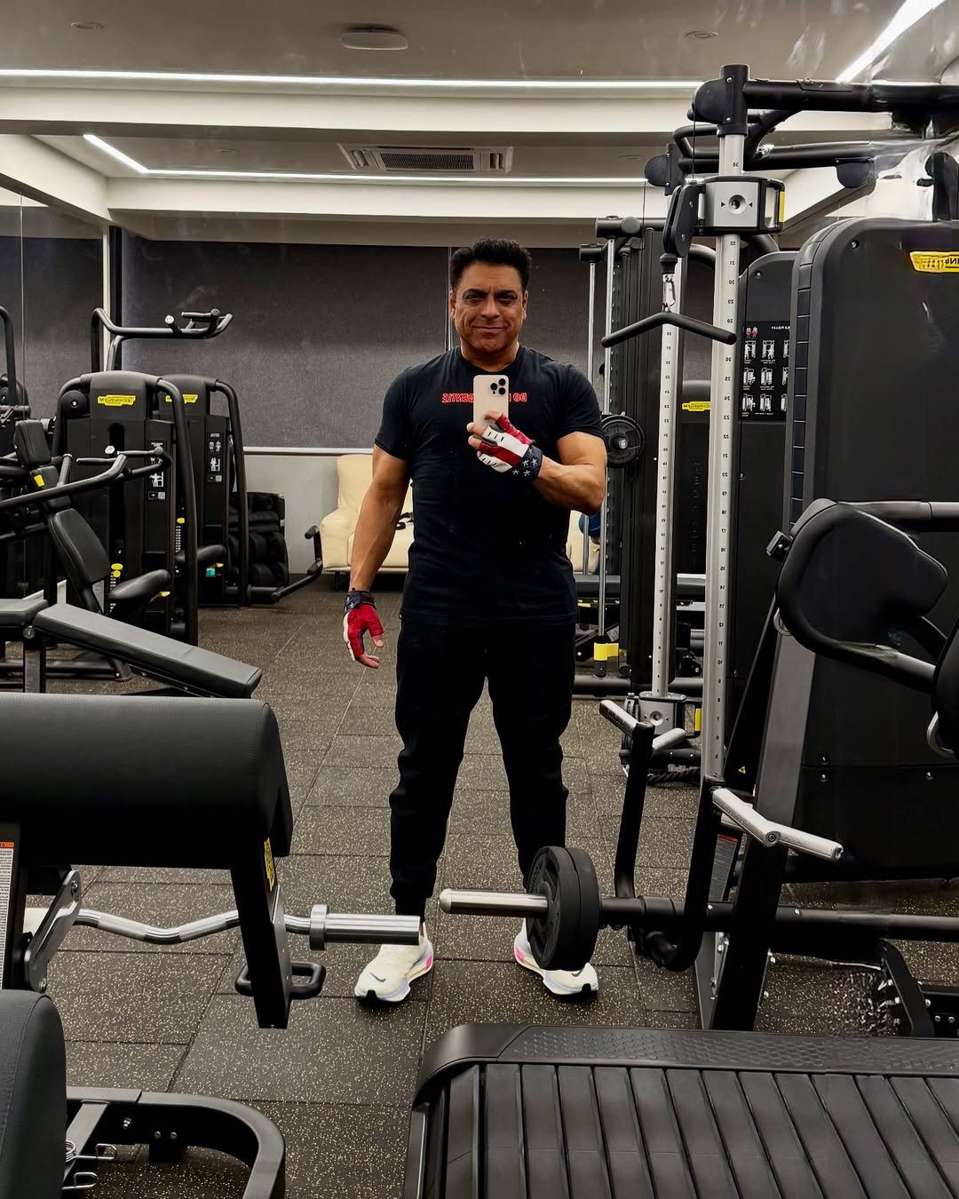 राम कपूर 18 महीनों में 55 किलोग्राम हार गए और अपने बच्चों के लिए एक बेहतर उदाहरण स्थापित करने के लिए दृढ़ थे। (छवि: इंस्टाग्राम)