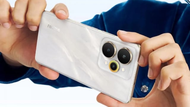 Realme 15 and 15 Pro models are launching in India on July 24