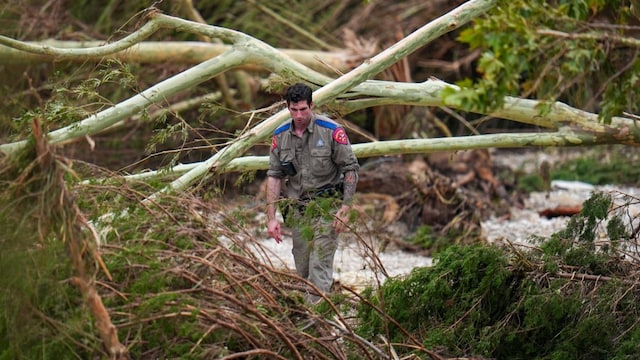  43 people dead in disaster (AP Image)