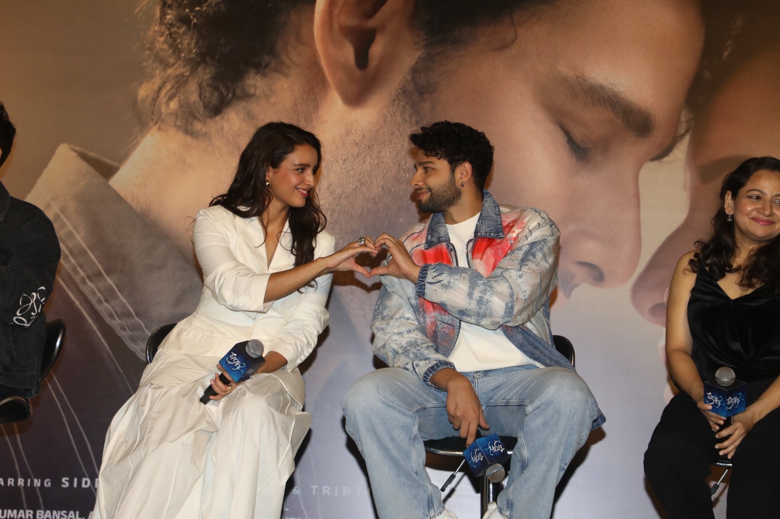 The lead actors shared a cute moment at the trailer launch. (Image: Viral Bhayani) The lead actors shared a cute moment at the trailer launch. (Image: Viral Bhayani)