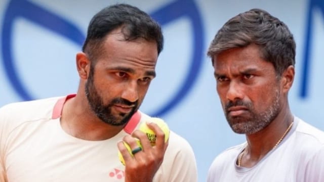 Arjun Kadhe, Vijay Sundar Prashanth. (X) 