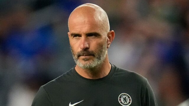 Chelsea's coach Enzo Maresca waits for the beginning of the Club World Cup quarterfinal soccer match between Palmeiras and Chelsea in Philadelphia, Friday, July 4, 2025. (AP Photo/Chris Szagola)
