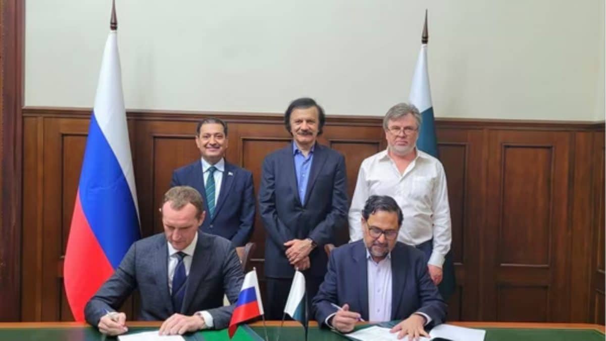 Islamabad, Moscow Sign Agreement To Restore Pakistan Steel Mills Project