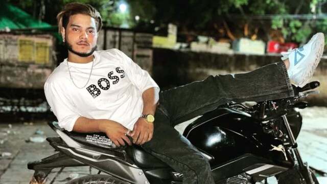 Man Waves Knife On Social Media After Stabbing Rival 14 Times In Jaipur. (Instagram/anas_shooter4707)