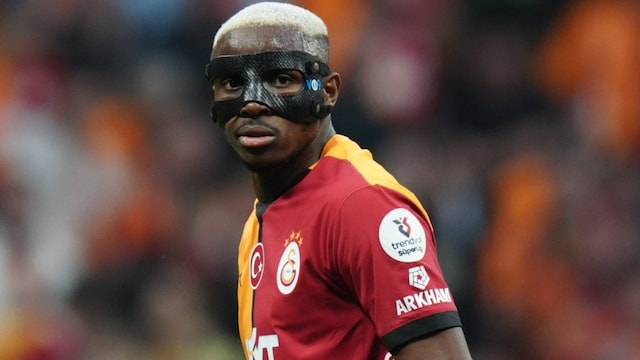 Victor Osimhen (X)