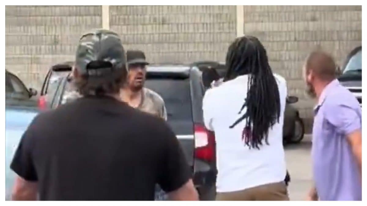 Ex-Marine Heroically Stops Walmart Stabber, Holds Him For Police