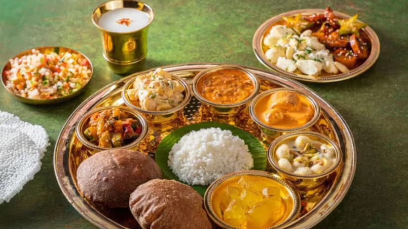 Guru Purnima is falling on a Thursday this year, also known as Lakshmivaar, which increases its spiritual significance. On this holy day, it is considered inauspicious to consume non-vegetarian food. Instead, opt for sattvic (pure and balanced) vegetarian meals to maintain spiritual purity. (News18 Bengali) Guru Purnima is falling on a Thursday this year, also known as Lakshmivaar, which increases its spiritual significance. On this holy day, it is considered inauspicious to consume non-vegetarian food. Instead, opt for sattvic (pure and balanced) vegetarian meals to maintain spiritual purity. (News18 Bengali)