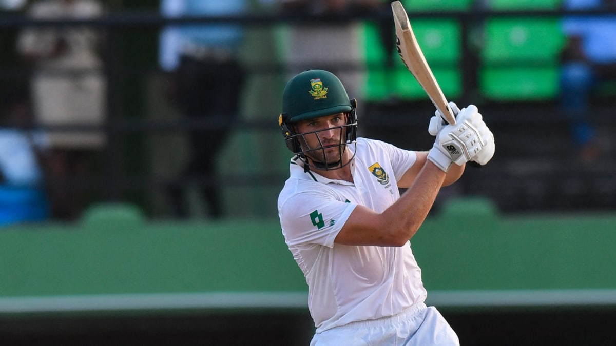 Mulder Declares at 367, Honors Lara; South Africa Dominates Zimbabwe