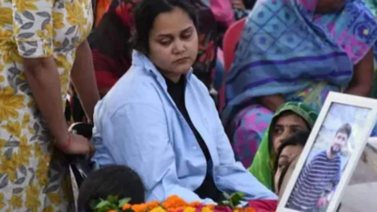 Pahalgam Victim's Wife Condemns India-Pakistan Cricket Match