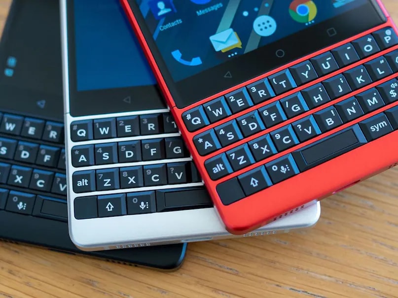 In 2013, BlackBerry attempted a comeback with its new operating system, BlackBerry 10, and touchscreen phones. Although the devices supported Android apps, the market had already moved on, both customers and developers had lost interest. (News18 Hindi) In 2013, BlackBerry attempted a comeback with its new operating system, BlackBerry 10, and touchscreen phones. Although the devices supported Android apps, the market had already moved on, both customers and developers had lost interest. (News18 Hindi)