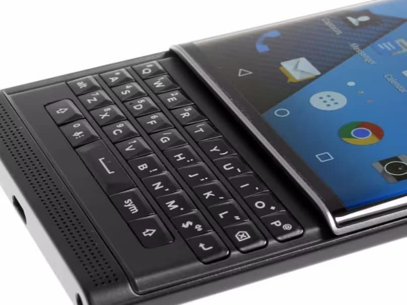 Sticking firmly to its QWERTY keyboards and security-first approach, BlackBerry underestimated the rising demand for enhanced user experience and app ecosystems. Meanwhile, Android had entered the market, and the popularity of touchscreen phones began to soar. BlackBerry’s stock, which traded around $140 in 2011, fell below $10 by 2013. Investors realised the company had missed the tech transition. (News18 Hindi) Sticking firmly to its QWERTY keyboards and security-first approach, BlackBerry underestimated the rising demand for enhanced user experience and app ecosystems. Meanwhile, Android had entered the market, and the popularity of touchscreen phones began to soar. BlackBerry’s stock, which traded around $140 in 2011, fell below $10 by 2013. Investors realised the company had missed the tech transition. (News18 Hindi)