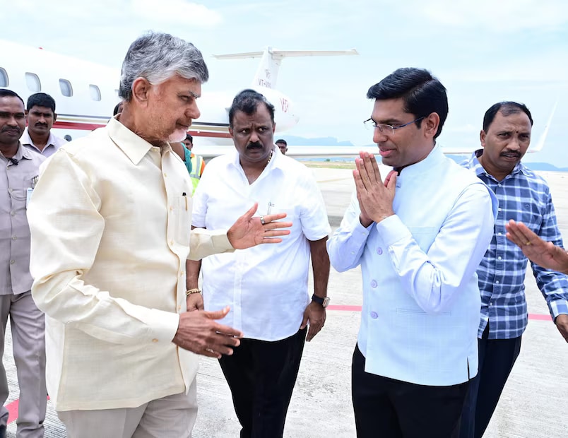 Regarding land succession, CM Naidu announced that the process can be completed for just Rs. 100 if the inherited land is worth up to Rs. 10 lakh. For land valued above that, succession requires only Rs. 1,000. The Chief Minister has also instructed that village ward staff should be empowered to assist and streamline this process for citizens. (News18 Telugu) Regarding land succession, CM Naidu announced that the process can be completed for just Rs. 100 if the inherited land is worth up to Rs. 10 lakh. For land valued above that, succession requires only Rs. 1,000. The Chief Minister has also instructed that village ward staff should be empowered to assist and streamline this process for citizens. (News18 Telugu)