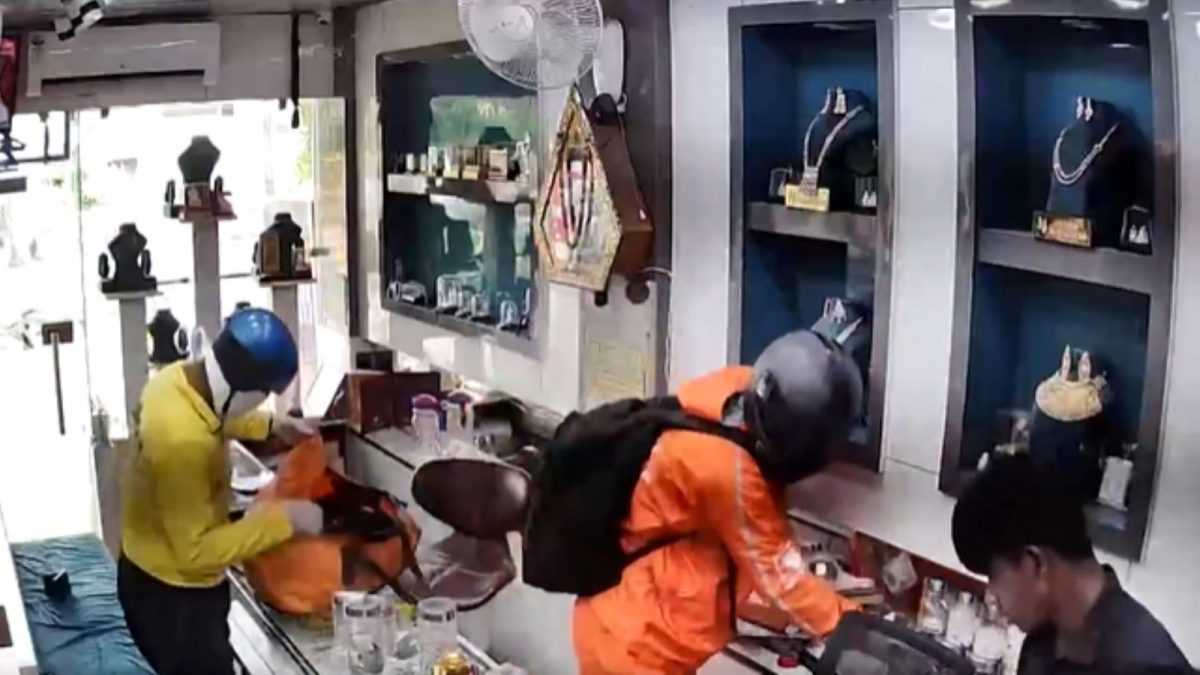 Delivery Agents Rob Jewelry Shop in Ghaziabad