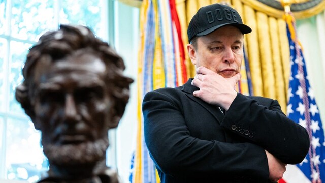 Elon Musk looks on during a news conference with US President Donald Trump in the Oval Office of the White House in Washington. (File photo via AFP)