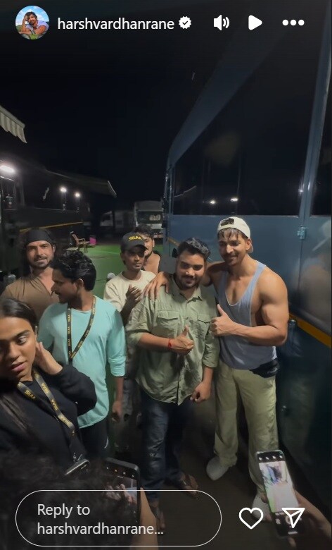 Harsh Rane Freind Harshvardhan Rane Wins Hearts As He Poses With Fans During Film Shoot ...