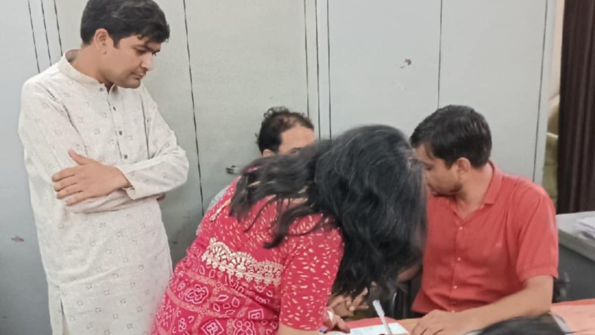 Indian Couple Weds for Rs 1592: Saving Big on Marriage