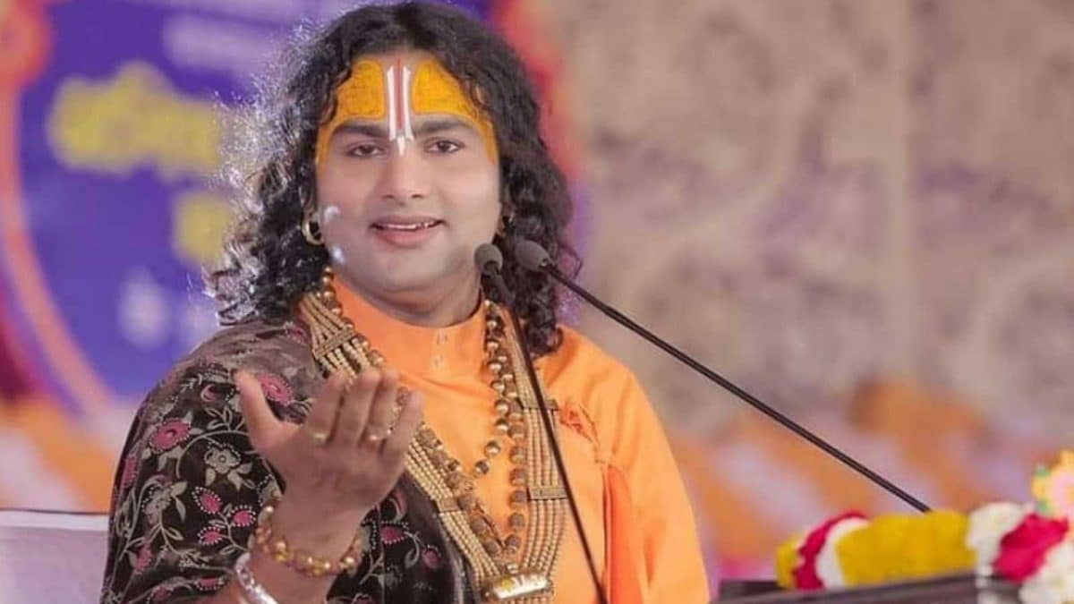 Swami Apologizes Amid Outrage Over Remarks on Unmarried Women