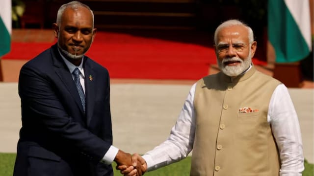 Maldives' President Mohamed Muizzu shakes hands with Indian Prime Minister Narendra Modi at Hyderabad House, New Delhi, India, October 7, 2024 (Reuters)