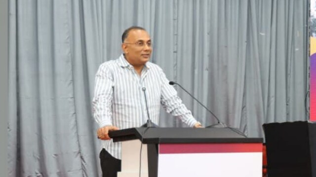Karnataka Minister Dinesh Gundu Rao denied there was any link between Covid vaccine and heart attacks. (X)