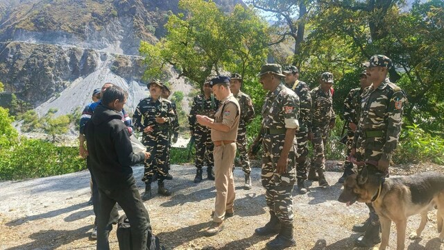 Sashastra Seema Bal (SSB) and Pithoragarh Police personnel conduct a security operation along the India-Nepal border, in Uttarakhand. (PTI)