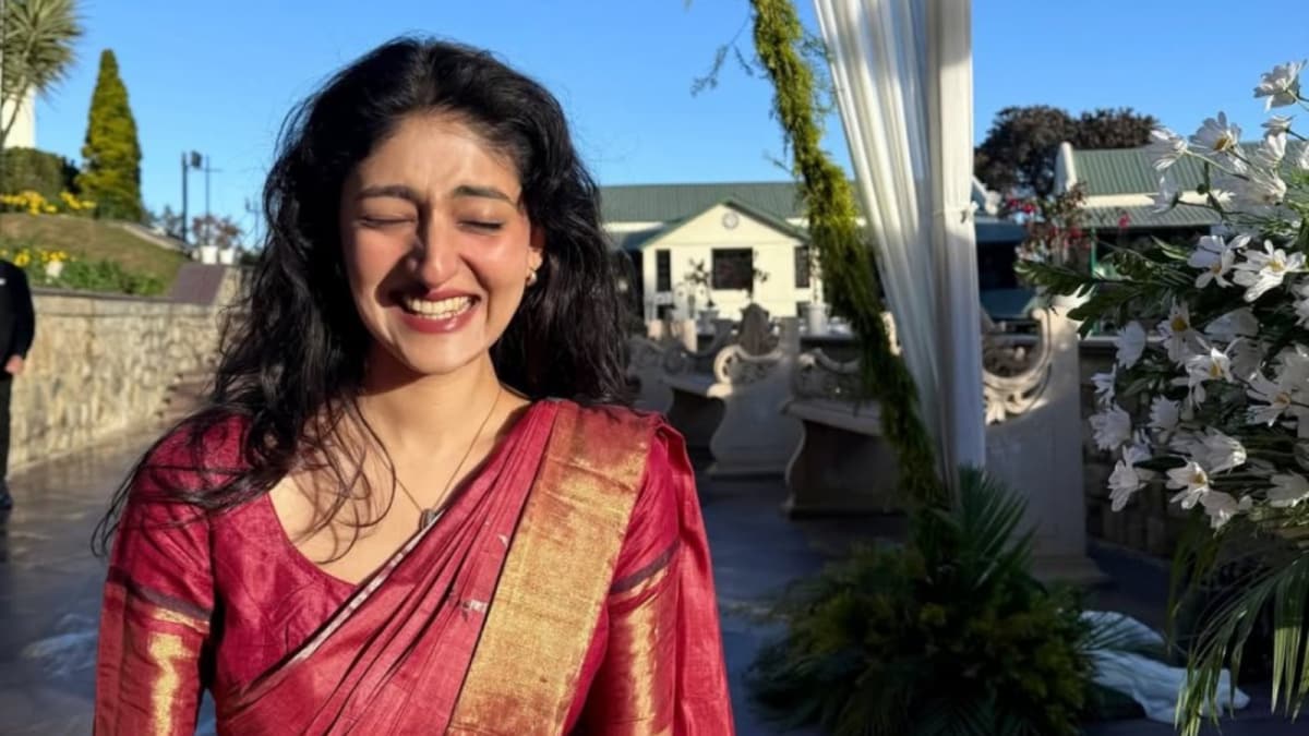‘UPSC-Prep Cult’: X User Calls Out IAS Officer Neha Byadwal’s No-Phone Policy