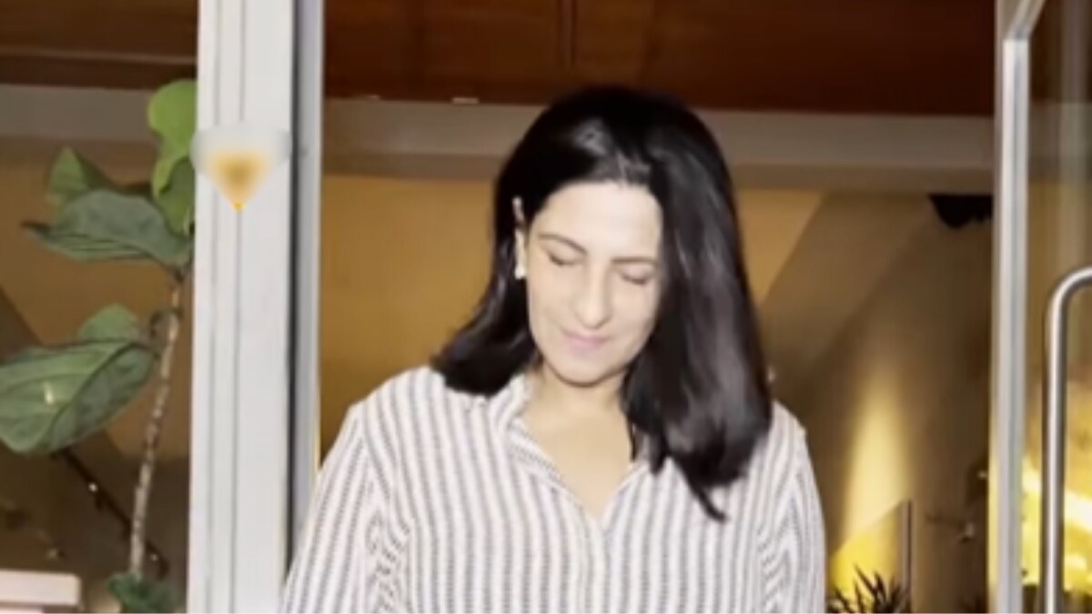 Ranveer Singh's Mom's Style Garners Online Praise