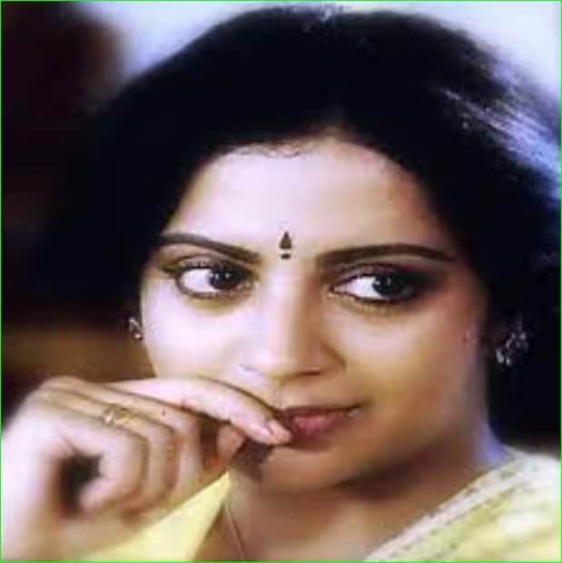 A turning point in her career came with K. Balachander’s Apoorva Raagangal, in which she starred alongside Rajinikanth and Kamal Haasan. The film was a massive success and later remade in Telugu, where Srividya reprised her role. During that period, she worked in many films with Kamal Haasan, and their on-screen chemistry extended off-screen too. (News18 Tamil)