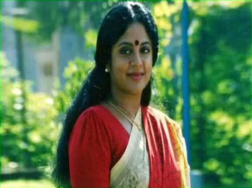 She made her acting debut in Thiruvarutchelvan, starring alongside Sivaji Ganesan, and soon appeared in Pettarasi Pettamma. Her graceful presence, expressive acting, and excellent dancing quickly made her a sought-after star. With support from director Dasari Narayana Rao, Srividya continued to land major roles. (News18 Tamil)
