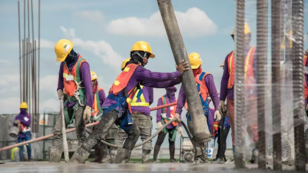 Russia Eyes 1 Million Indian Workers Amid Labour Shortage, Offers High Pay For Tough Jobs