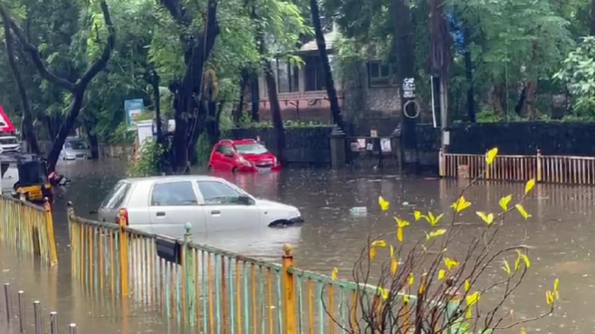 Mumbai Rains Local Train Mumbai Rains Highlights: 'Red Alert' Issued For City Until Sunday ...