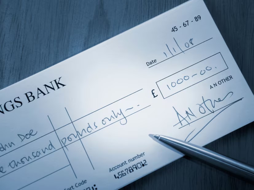 According to RBI regulations, a signature is necessary only on the back of bearer cheques. If a bearer cheque is deposited in someone else’s name, the bank collects the depositor’s signature for verification. In some cases, banks may also request a signature when the cheque is deposited in the account of the named individual, purely for record-keeping purposes. (News18 Telugu) According to RBI regulations, a signature is necessary only on the back of bearer cheques. If a bearer cheque is deposited in someone else’s name, the bank collects the depositor’s signature for verification. In some cases, banks may also request a signature when the cheque is deposited in the account of the named individual, purely for record-keeping purposes. (News18 Telugu)