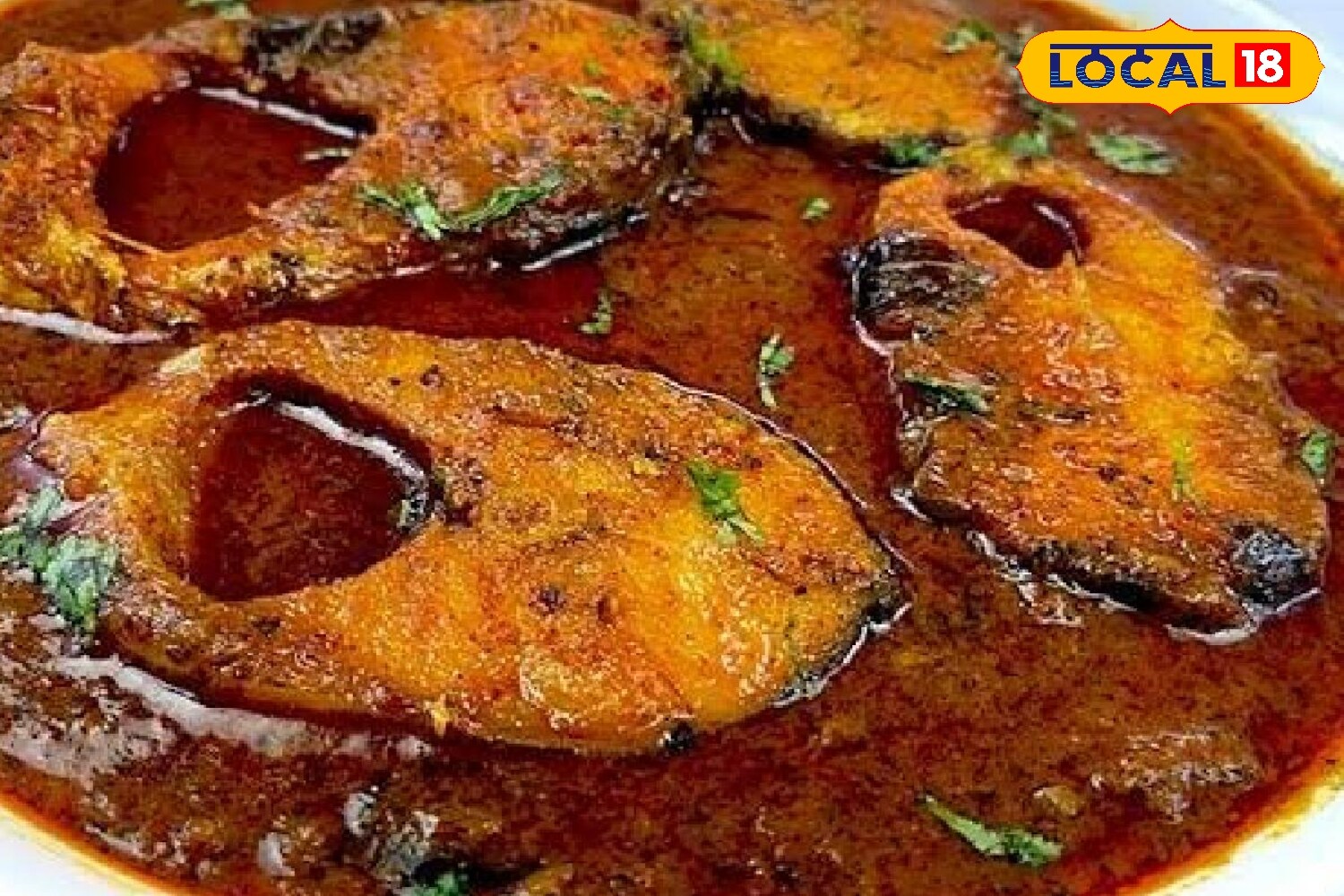 Fish is a popular and nutritious food, but eating it can sometimes cause small bones to get stuck in the throat, creating discomfort for both children and adults. Experts say there is no need to panic in such situations, as simple remedies can provide relief. (News18 Hindi) Fish is a popular and nutritious food, but eating it can sometimes cause small bones to get stuck in the throat, creating discomfort for both children and adults. Experts say there is no need to panic in such situations, as simple remedies can provide relief. (News18 Hindi)