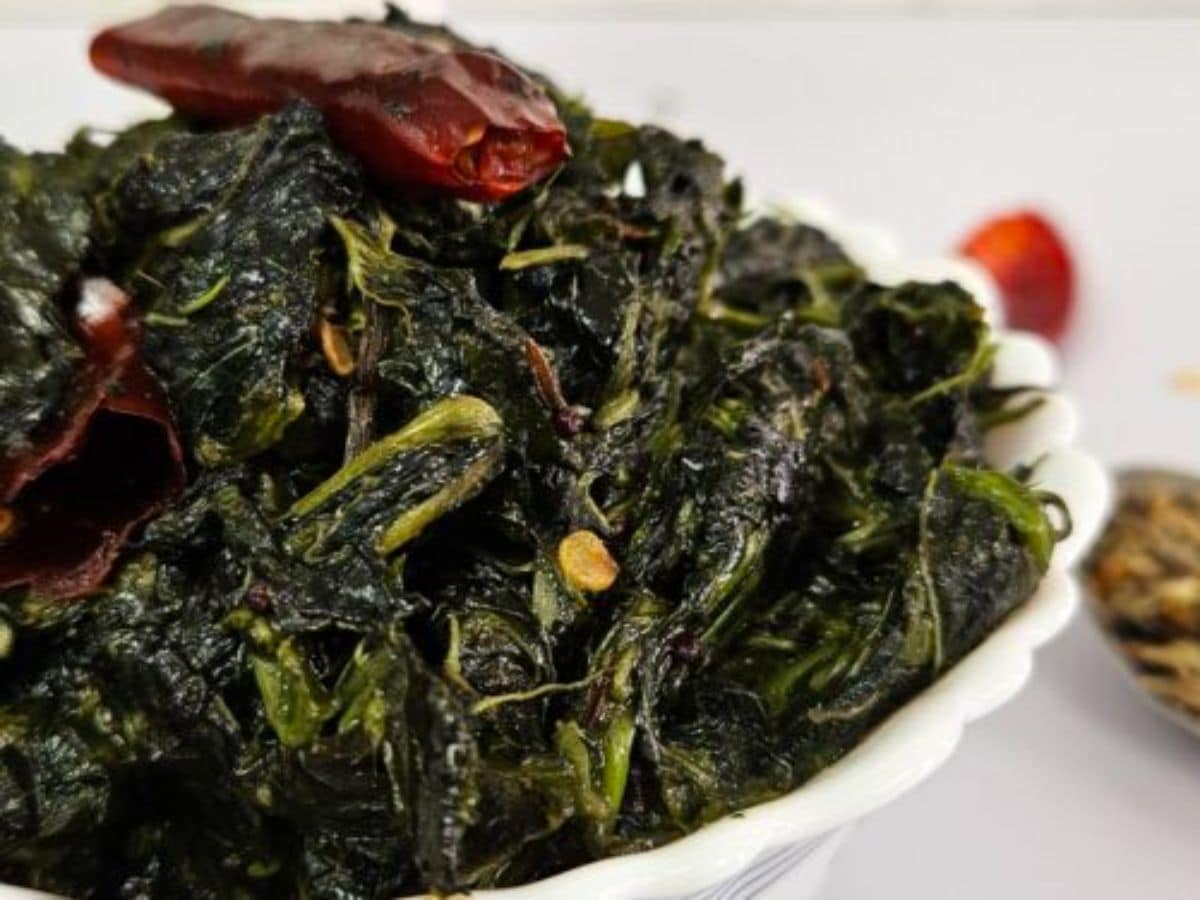 When it comes to traditional Indian food, few combinations are as comforting and healthy as steaming hot rice paired with leafy greens, popularly known as saag. For many Indians, different varieties of saag have been a staple for generations, valued as much for their nutrition as for their taste. (News18 Bengali) When it comes to traditional Indian food, few combinations are as comforting and healthy as steaming hot rice paired with leafy greens, popularly known as saag. For many Indians, different varieties of saag have been a staple for generations, valued as much for their nutrition as for their taste. (News18 Bengali)