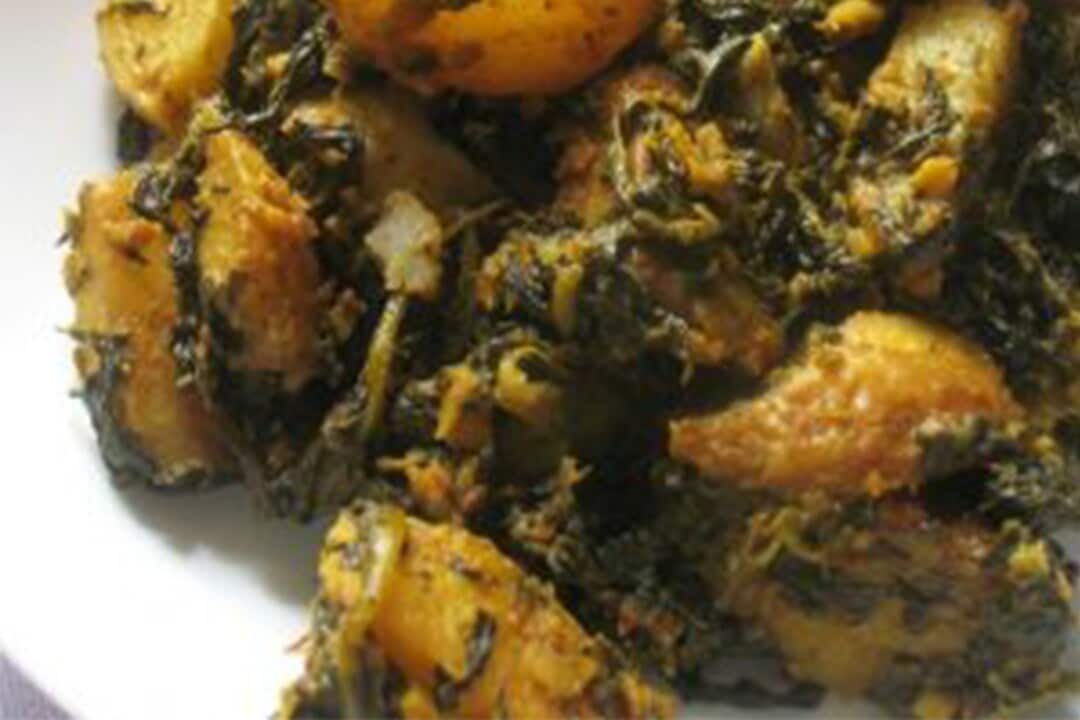 Locals say this saag carries a distinctive sweet-sour taste that pairs beautifully with rice. Its sharp pungency, similar to mustard greens, gives it a unique flavour, setting it apart from other varieties of saag. (News18 Bengali) Locals say this saag carries a distinctive sweet-sour taste that pairs beautifully with rice. Its sharp pungency, similar to mustard greens, gives it a unique flavour, setting it apart from other varieties of saag. (News18 Bengali)