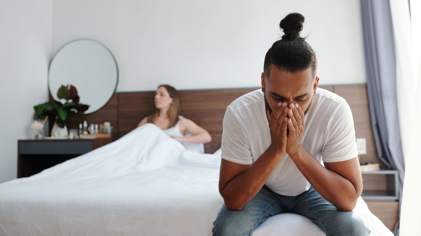 6 Psychological Signs That Reveal Your Partner Is Unhappy In The Relationship