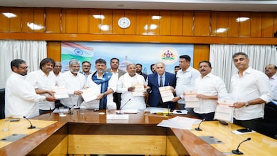Karnataka Mulls New Education Policy: 2-Language Formula, Medium Of  Instruction Kannada, NCERT Books Out | Education and Career News - News18