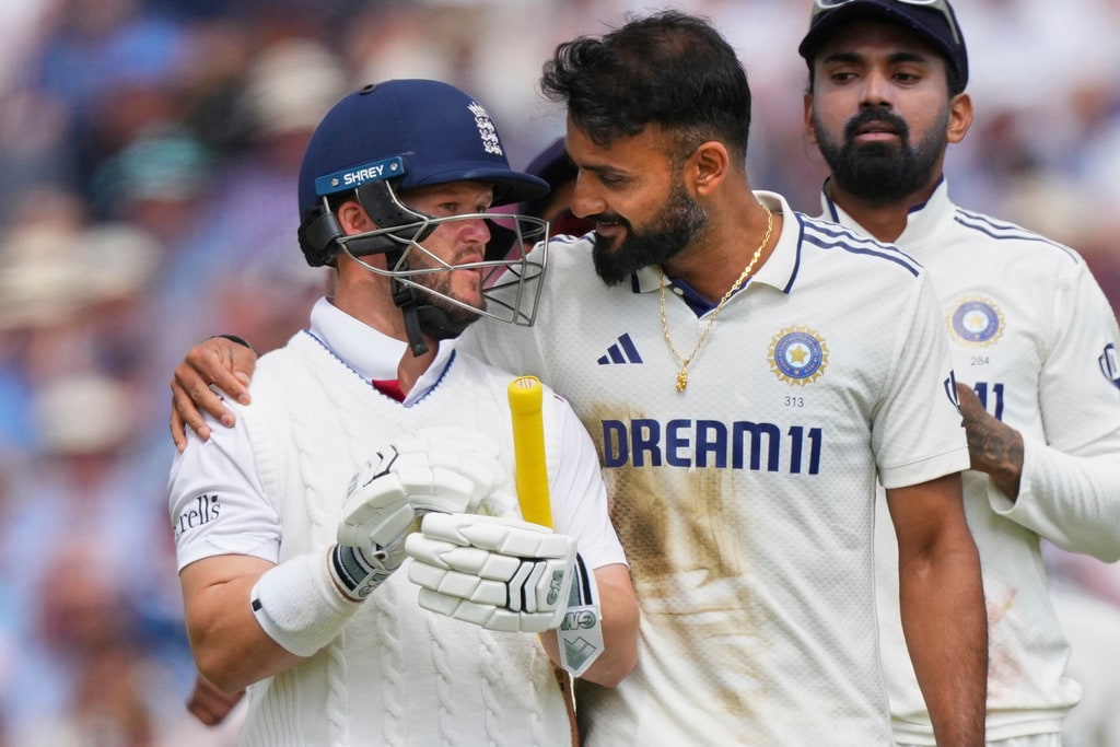Much to India's relief, Duckett was caught behind 15 minutes before lunch attempting another reverse hit off Akash Deep. (AP)