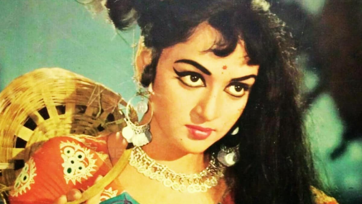 Hema Malini's Love Story: Choices and Challenges