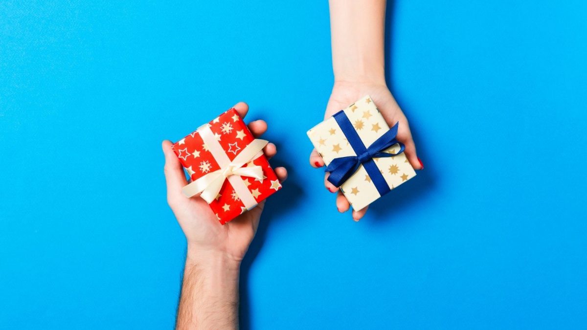 Exquisite Wedding Gifts That Define Luxury And Elegance