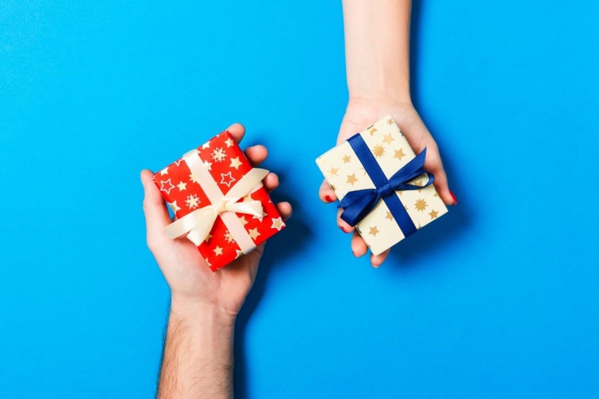 Exquisite Wedding Gifts That Define Luxury And Elegance