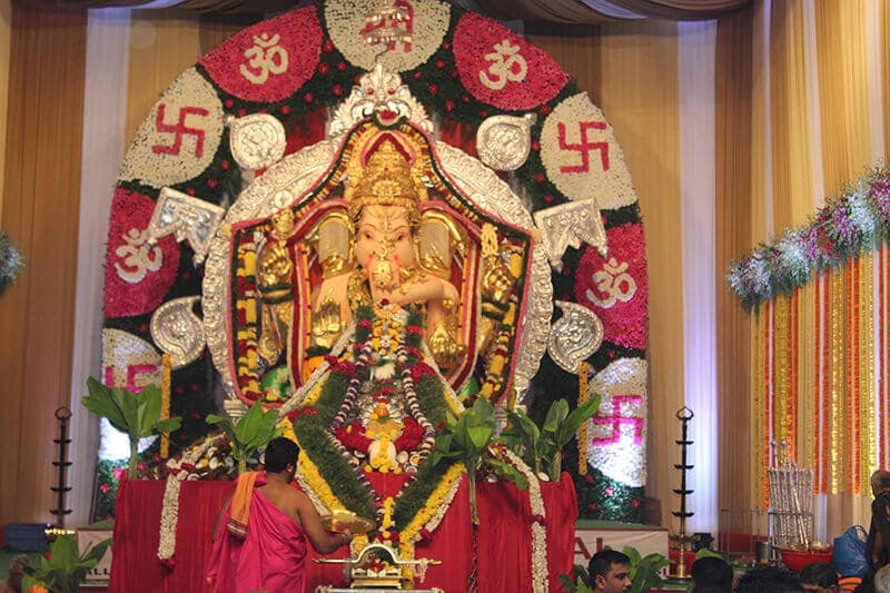 GSB Seva Mandal (Sion): This is one of the richest Ganpati pandal in the city. The idol is made of clay but is decorated with kilos of gold, silver and other ornaments. The closest stations are Kings Circle or Matunga. Take an auto from the station to reach GSB Seva Mandal. (Image: Instagram)