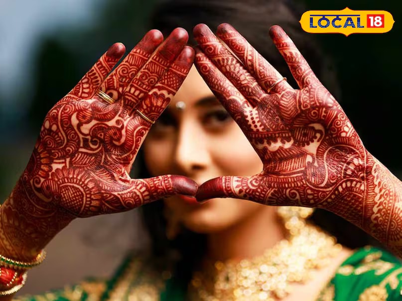 Start by cleaning your hands thoroughly before applying mehndi. Massage a little eucalyptus or henna oil, easily available in the market, on your hands. Keep the mehndi on for as long as possible, ideally at least five hours, before removing it. (News18 Hindi) 