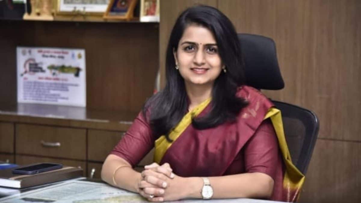 Saumya Sharma Achieves IAS Despite Hearing Loss