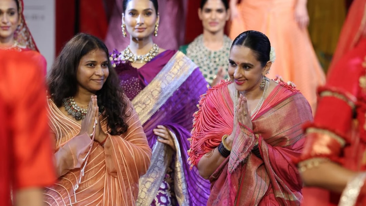 Vaishali Shadangule Showcased ‘Handloom Couture’ for the Ministry of Textiles on National Handloom Day | Lifestyle News