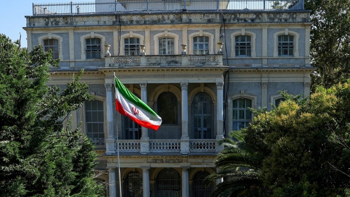 European, Iranian Diplomats Hold Last-Minute Nuclear Talks As Tehran Faces Sanctions Threat