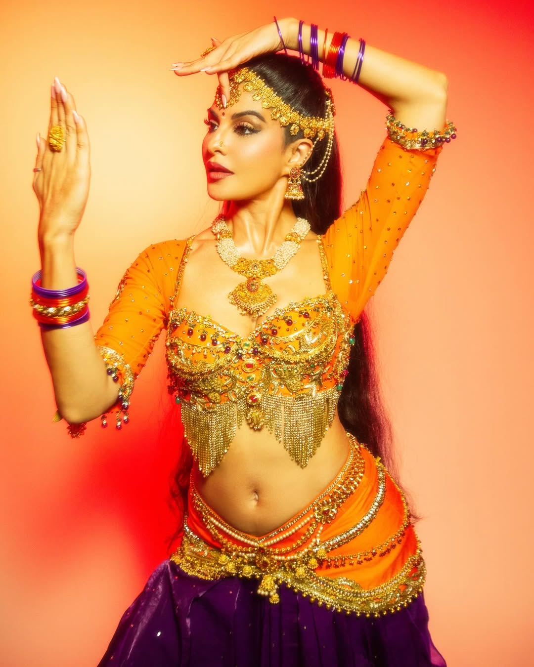 Jacqueline-Fernandes-Hot-Photos