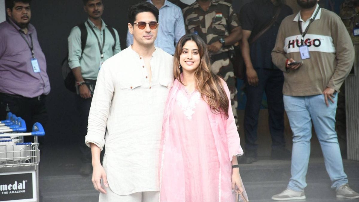 Janhvi Kapoor and Sidharth Malhotra Visit Temple For Film Promo